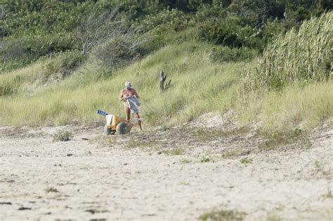 exhibitionist beach|Lovely beach for nudists voyeurs and exhibitionists!